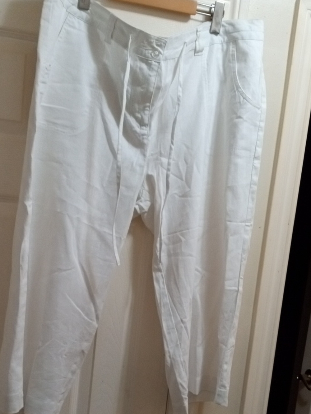 $10>>Women's White Drawstring Capris